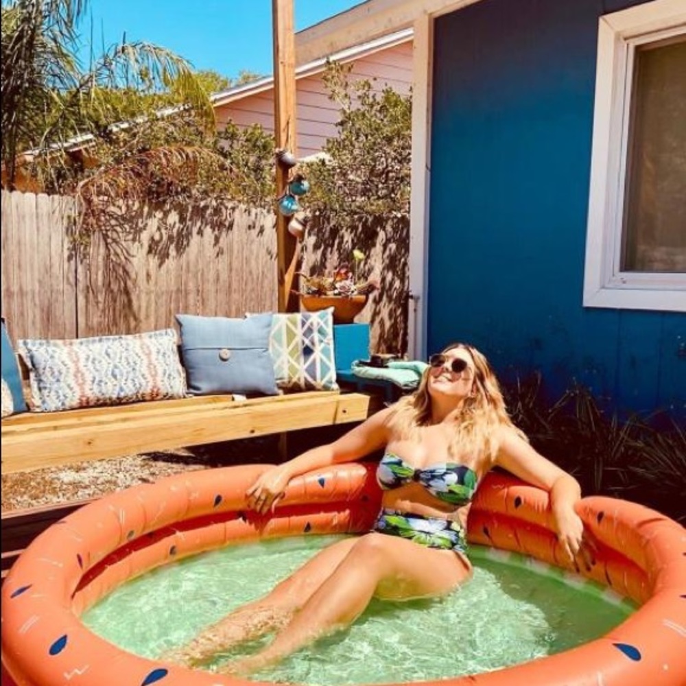 Last 1! MinniDip Slice of Confetti Inflatable Pool - Picture 4 of 5